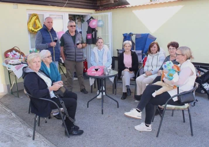 OBRTNIŠTVO U PLETERNICI:  Verica Rotar obilježila četvrtu godišnjicu krojačkog obrta „Mirror“