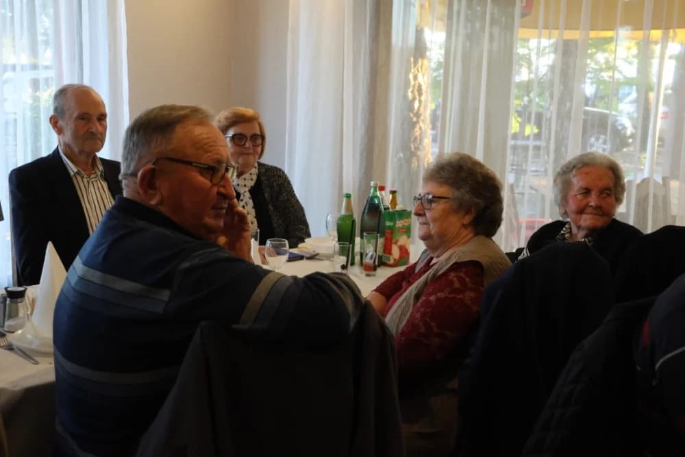 DAN STARIJIH OSOBA: Jakšićki umirovljenici dobili darove uz svoj praznik
