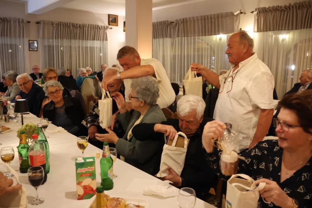 DAN STARIJIH OSOBA: Jakšićki umirovljenici dobili darove uz svoj praznik