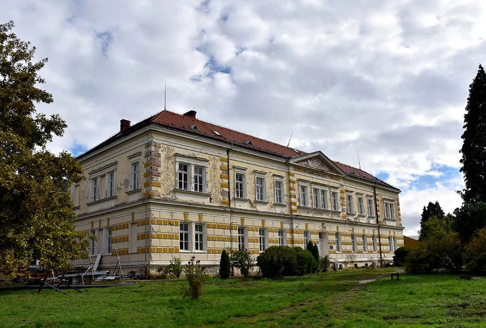 Novi izgled stare ljepotice Poljoprivredno-prehrambene škole ʼRatarnicaʼ u Požegi