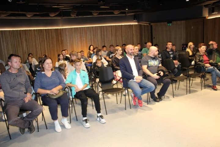 CVJETIĆI GLAZBE PLETERNICA: Predstavljen spot pobjedničke pjesme „Ljutko“ Filipa Kresovljaka
