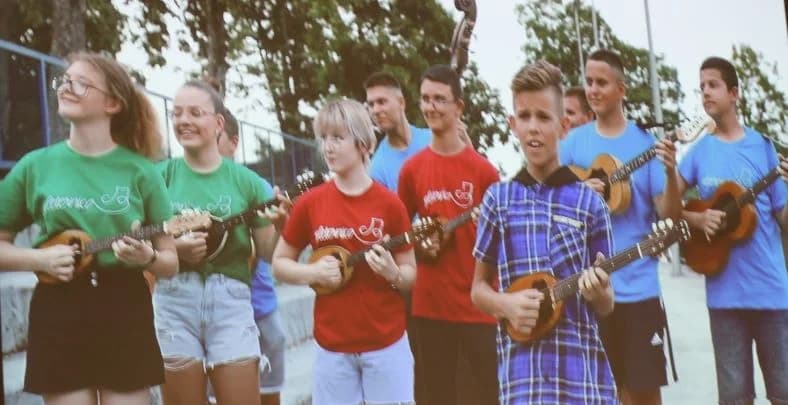 CVJETIĆI GLAZBE PLETERNICA: Predstavljen spot pobjedničke pjesme „Ljutko“ Filipa Kresovljaka