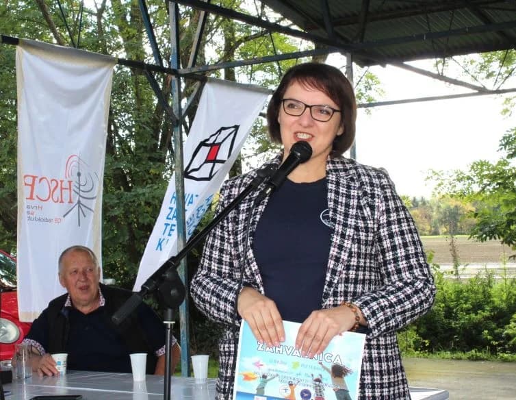 Na poljoprivednom aerodromu Ivanindvor u Pleternici održana sedma „Zmajada“