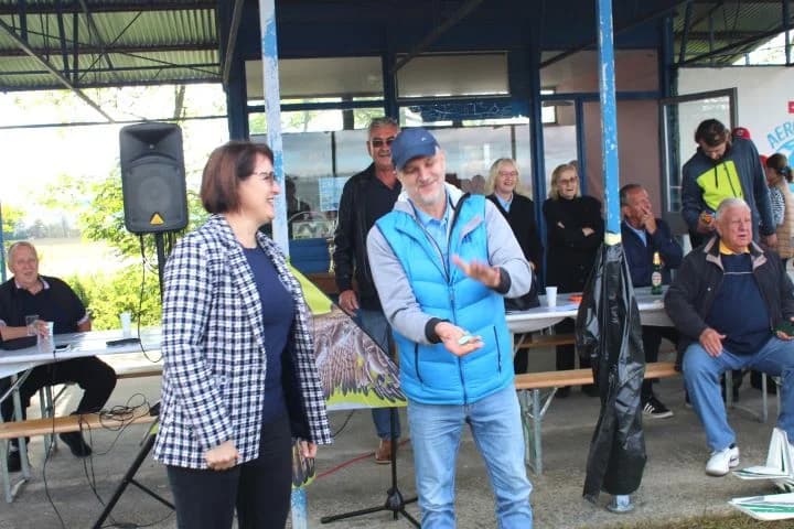 Na poljoprivednom aerodromu Ivanindvor u Pleternici održana sedma „Zmajada“