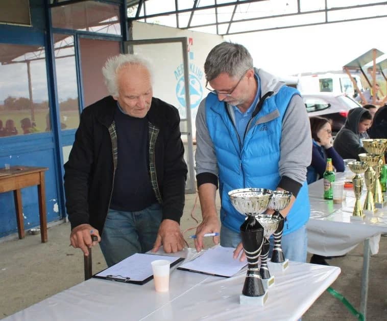 Na poljoprivednom aerodromu Ivanindvor u Pleternici održana sedma „Zmajada“