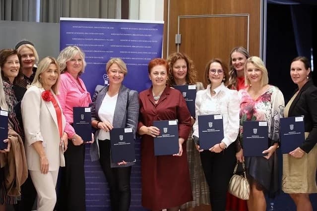 Ministarstvo obrazovanja nagradilo 16 prosvjetara s područja Požeške županije