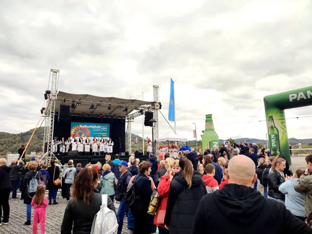 Planinari požeškog Sokolovca kušali kestenje na priredbi u Hrvatskoj Kostajnici