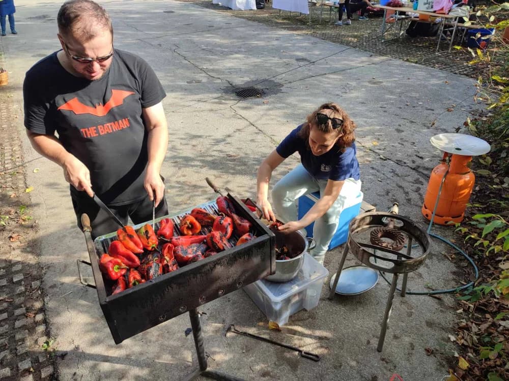 Članovi požeške Udruge ALUMNI FTRR-a na Ajvar Festu u Lipiku [FOTO]