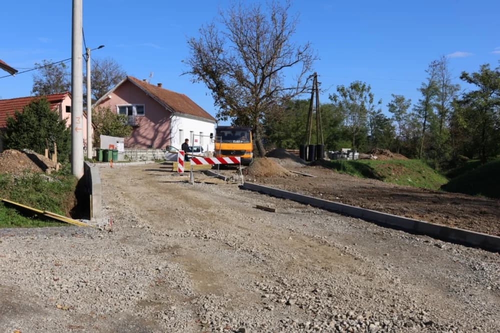 Napreduju radovi na izgradnji kolnika i sustavu oborinske odvodnje u Novom Selu - Vinorodnoj ulici