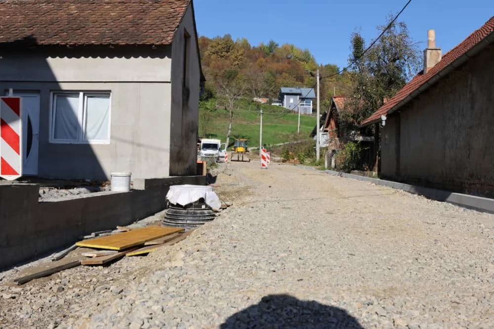 Napreduju radovi na izgradnji kolnika i sustavu oborinske odvodnje u Novom Selu - Vinorodnoj ulici