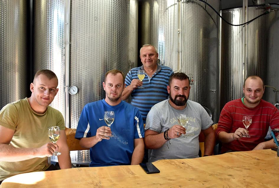 VINOGRADARSKA OBITELJ MIJE ŠOLČIĆA IZ BIŠKUPACA: Ove godine  manje grožđa ali izuzetne kvalitete