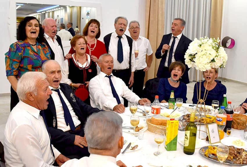 ODRŽANA TRADICIONALNA LIČKA ZABAVA: Uz pjesmu i ples do jutra