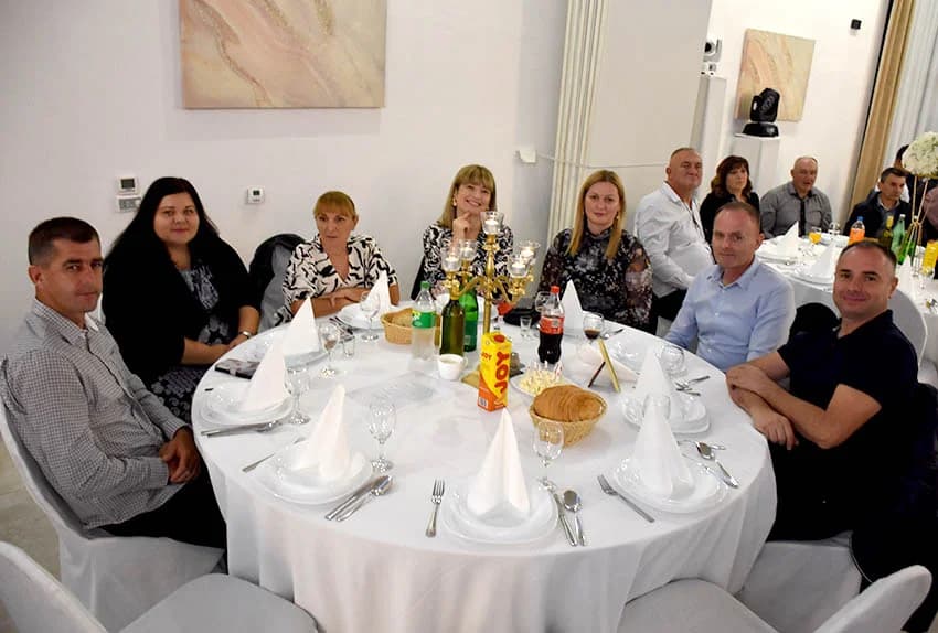 ODRŽANA TRADICIONALNA LIČKA ZABAVA: Uz pjesmu i ples do jutra