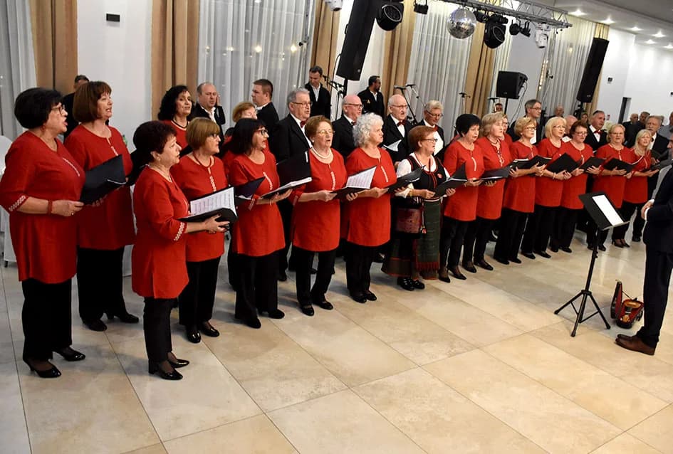ODRŽANA TRADICIONALNA LIČKA ZABAVA: Uz pjesmu i ples do jutra