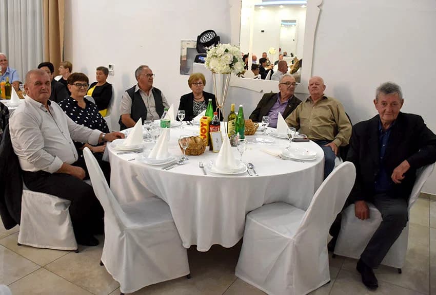 ODRŽANA TRADICIONALNA LIČKA ZABAVA: Uz pjesmu i ples do jutra