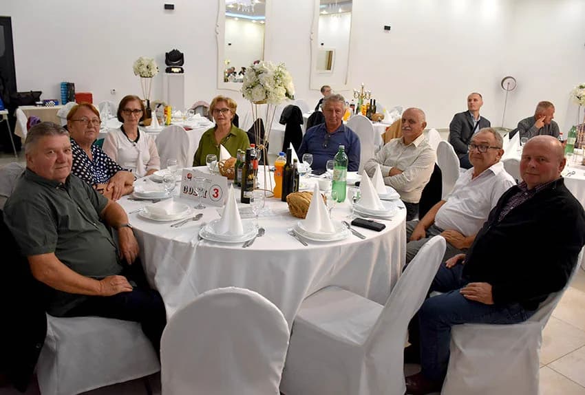 ODRŽANA TRADICIONALNA LIČKA ZABAVA: Uz pjesmu i ples do jutra