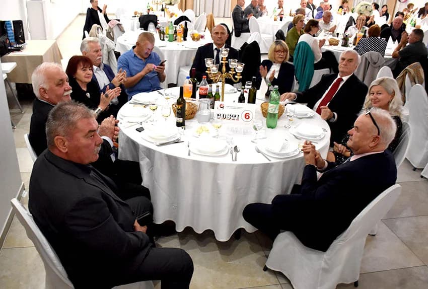 ODRŽANA TRADICIONALNA LIČKA ZABAVA: Uz pjesmu i ples do jutra