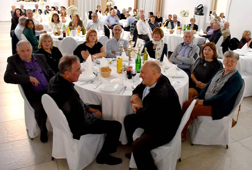 ODRŽANA TRADICIONALNA LIČKA ZABAVA: Uz pjesmu i ples do jutra