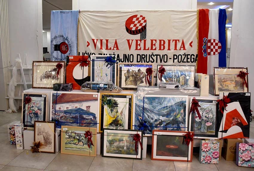 ODRŽANA TRADICIONALNA LIČKA ZABAVA: Uz pjesmu i ples do jutra