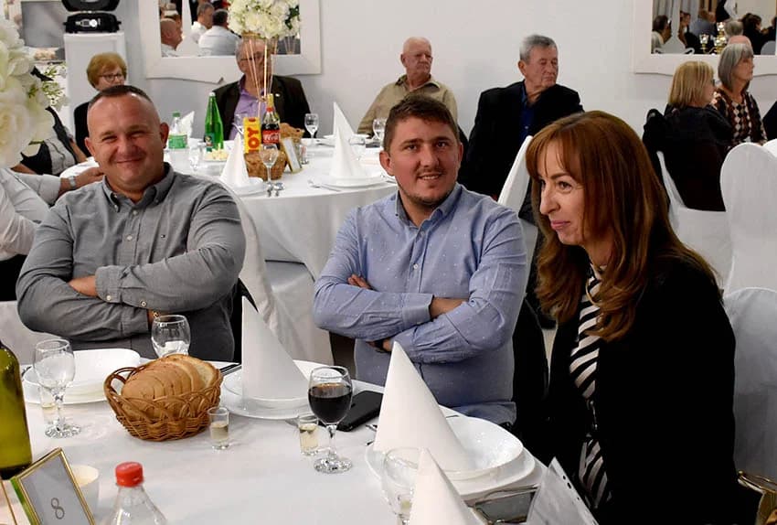 ODRŽANA TRADICIONALNA LIČKA ZABAVA: Uz pjesmu i ples do jutra