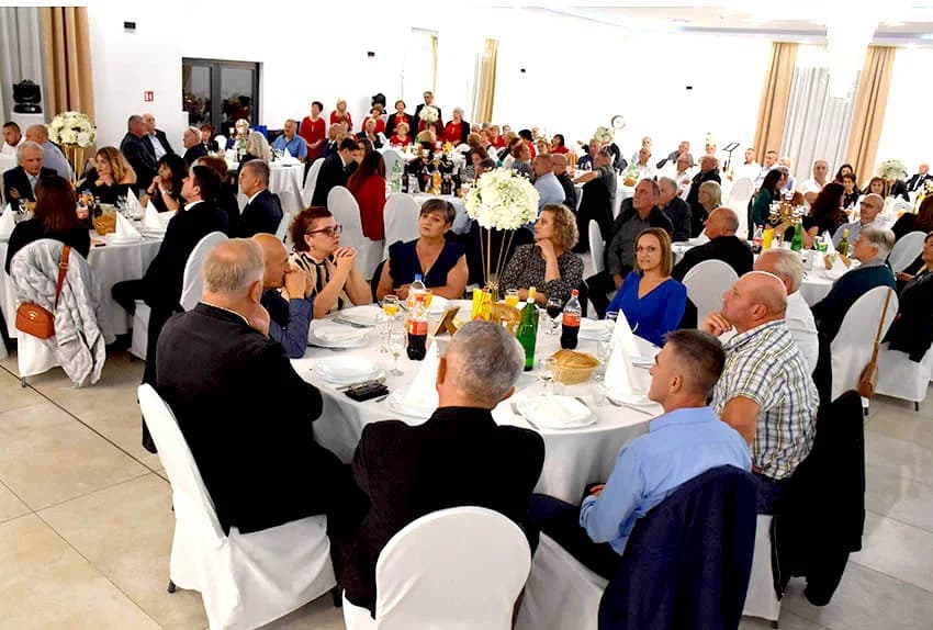 ODRŽANA TRADICIONALNA LIČKA ZABAVA: Uz pjesmu i ples do jutra