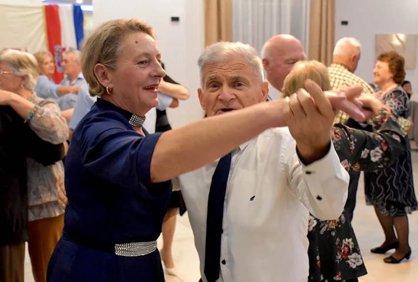 ODRŽANA TRADICIONALNA LIČKA ZABAVA: Uz pjesmu i ples do jutra