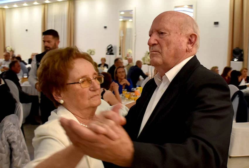 ODRŽANA TRADICIONALNA LIČKA ZABAVA: Uz pjesmu i ples do jutra
