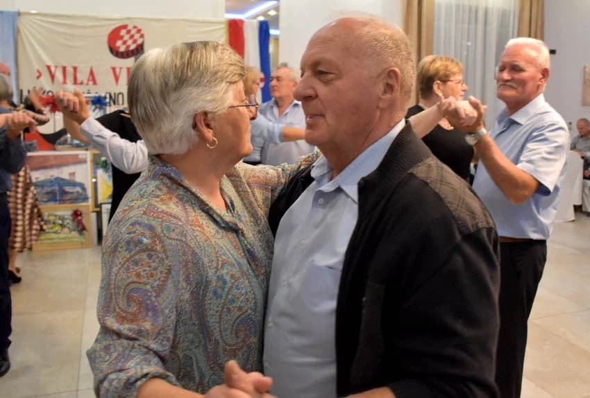 ODRŽANA TRADICIONALNA LIČKA ZABAVA: Uz pjesmu i ples do jutra