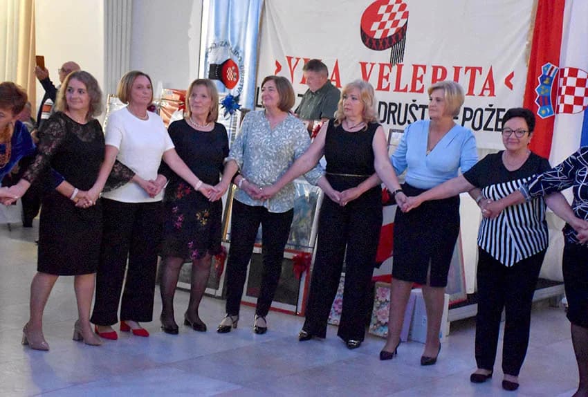 ODRŽANA TRADICIONALNA LIČKA ZABAVA: Uz pjesmu i ples do jutra