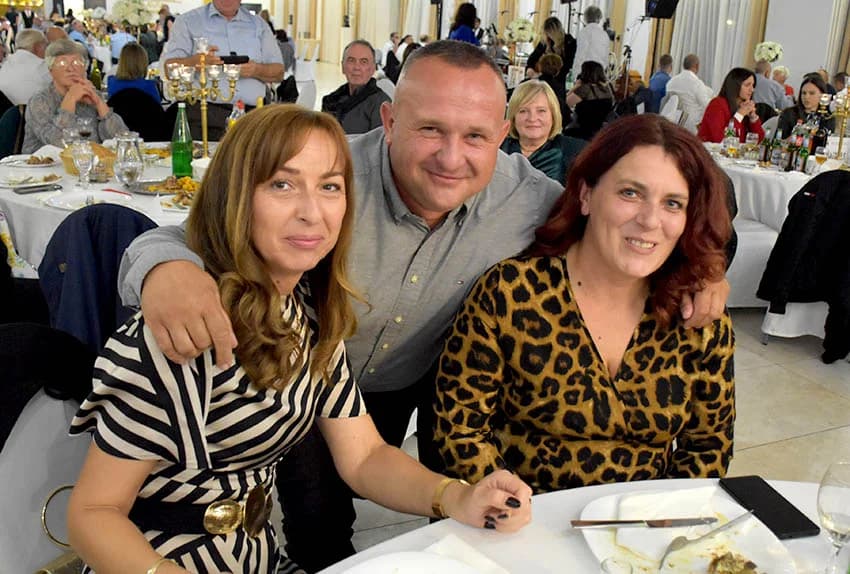ODRŽANA TRADICIONALNA LIČKA ZABAVA: Uz pjesmu i ples do jutra