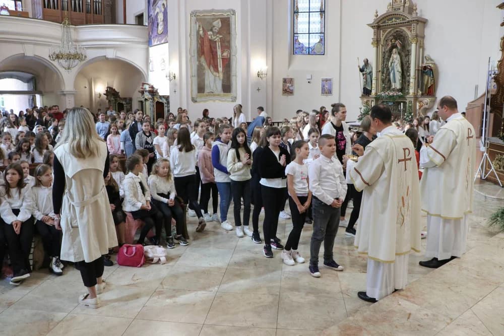 Hodočašće dječjih pjevačkih zborova u požešku Katedralu