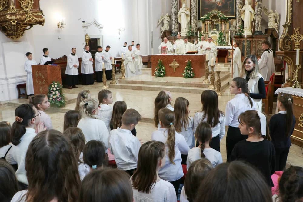 Hodočašće dječjih pjevačkih zborova u požešku Katedralu