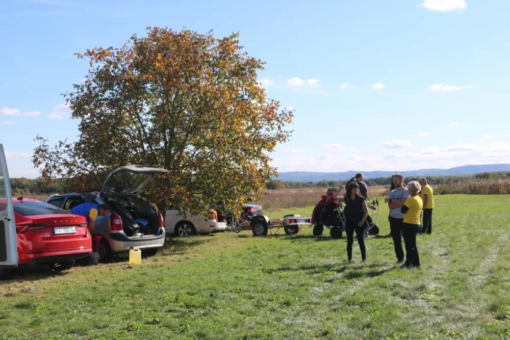 Letači požeškog Bumbara na Susretu paraglajdera okupili kolege iz tri države
