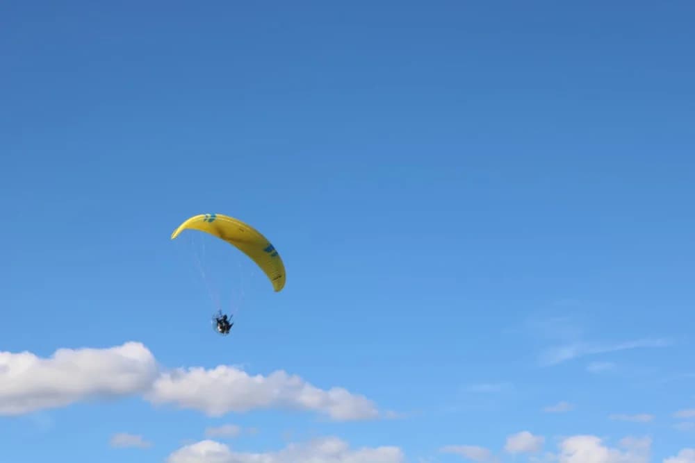 Letači požeškog Bumbara na Susretu paraglajdera okupili kolege iz tri države