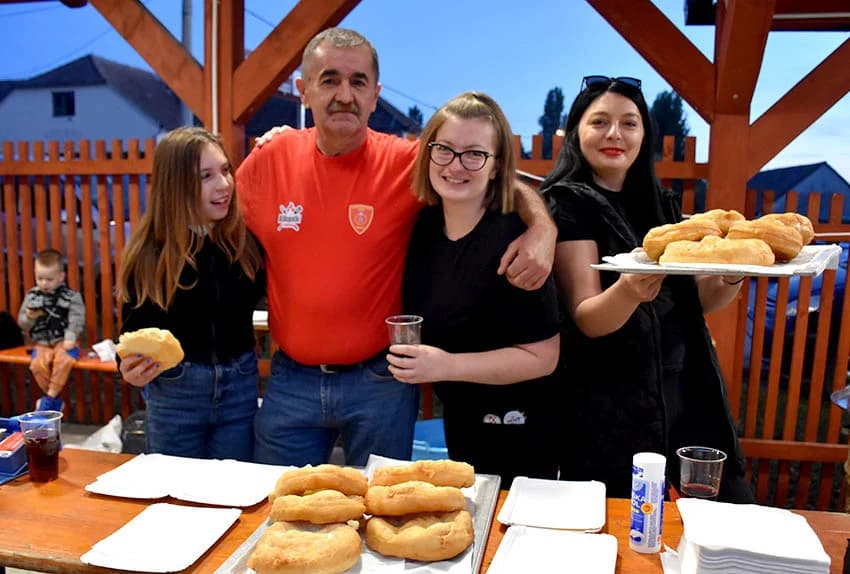 ODRŽANA 6. BIŠKUPAČKA ROŠTILJADA: Jelena Štivić i Dragan Polgar najbolji roštilj majstori