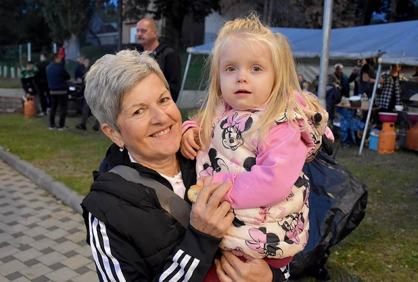 ODRŽANA 6. BIŠKUPAČKA ROŠTILJADA: Jelena Štivić i Dragan Polgar najbolji roštilj majstori