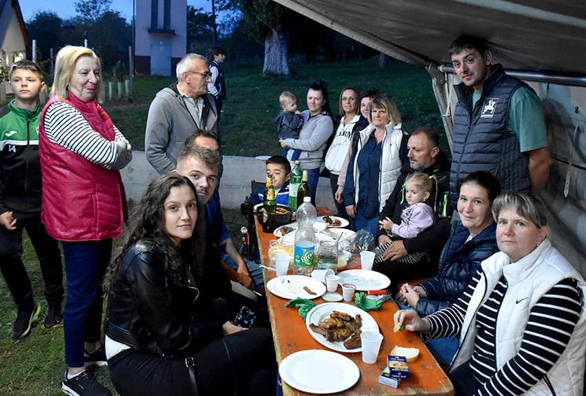 ODRŽANA 6. BIŠKUPAČKA ROŠTILJADA: Jelena Štivić i Dragan Polgar najbolji roštilj majstori