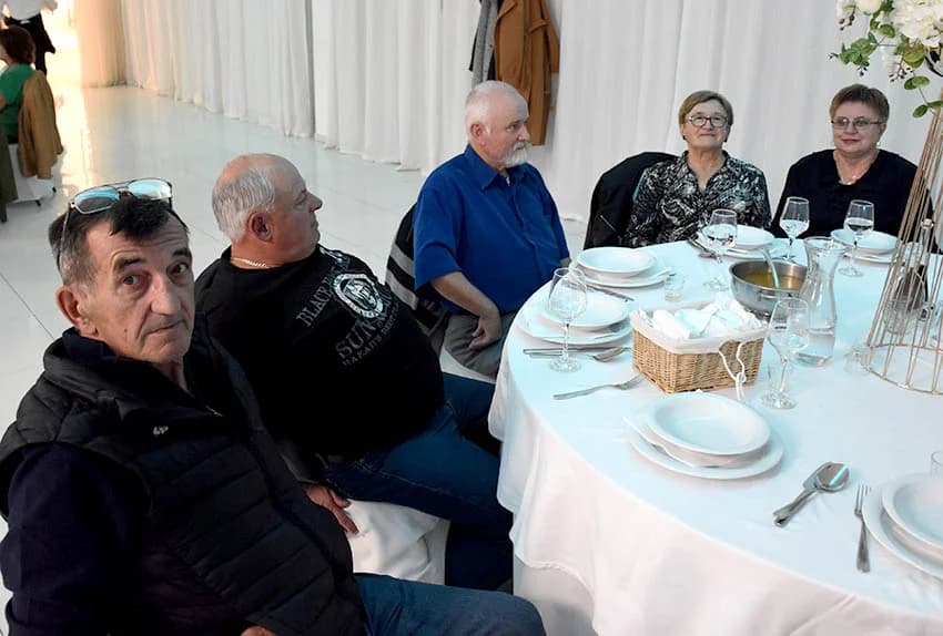 ZABAVA U POŽEŠKOJ SVEČANOJ DVORANI GLORIA : Uz ples i igranje kola do iza ponoći