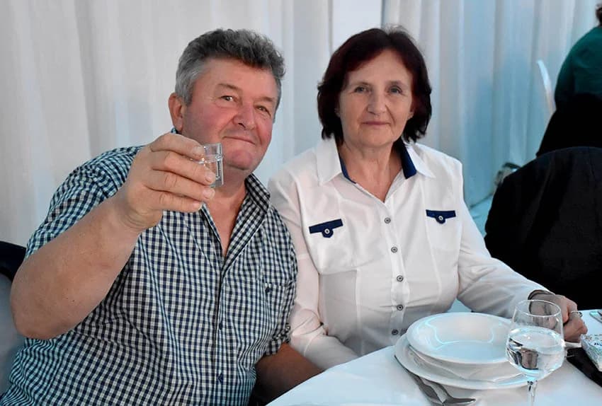 ZABAVA U POŽEŠKOJ SVEČANOJ DVORANI GLORIA : Uz ples i igranje kola do iza ponoći