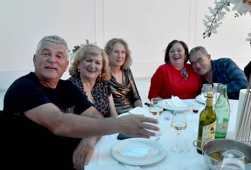 ZABAVA U POŽEŠKOJ SVEČANOJ DVORANI GLORIA : Uz ples i igranje kola do iza ponoći
