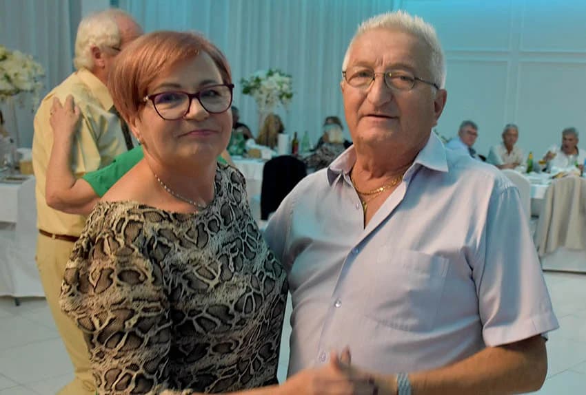 ZABAVA U POŽEŠKOJ SVEČANOJ DVORANI GLORIA : Uz ples i igranje kola do iza ponoći