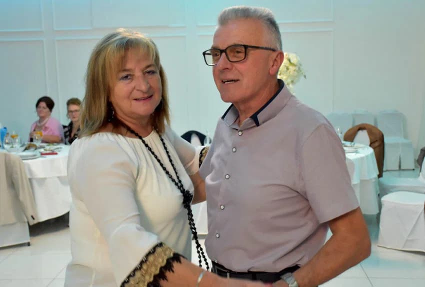 ZABAVA U POŽEŠKOJ SVEČANOJ DVORANI GLORIA : Uz ples i igranje kola do iza ponoći