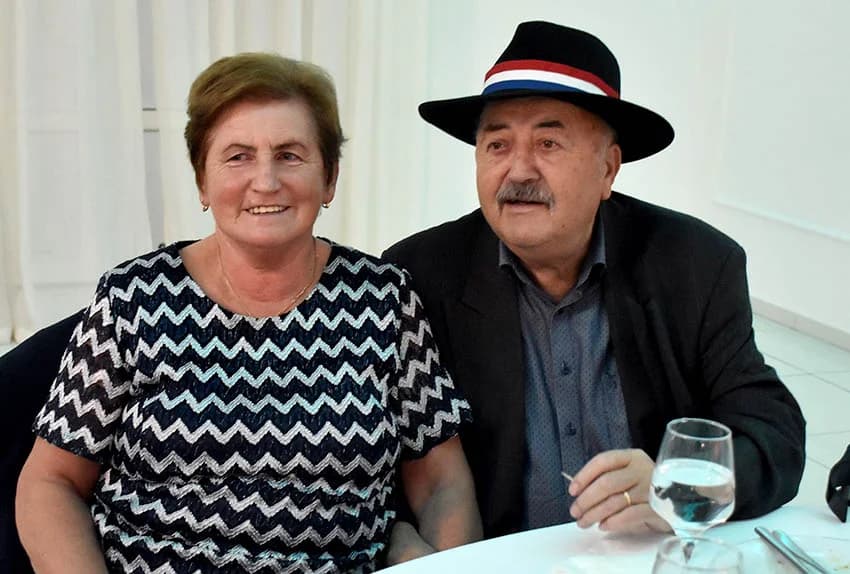 ZABAVA U POŽEŠKOJ SVEČANOJ DVORANI GLORIA : Uz ples i igranje kola do iza ponoći