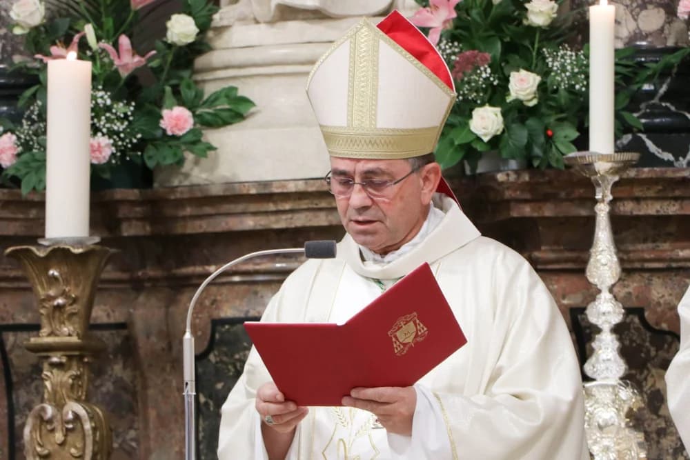 Svečanom procesijom ulicama grada i euharsitijskim slavljem u požeškoj Katedrali proslavljena sv. Terezija Avilska