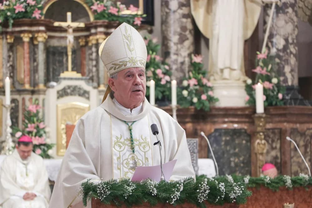 Svečanom procesijom ulicama grada i euharsitijskim slavljem u požeškoj Katedrali proslavljena sv. Terezija Avilska