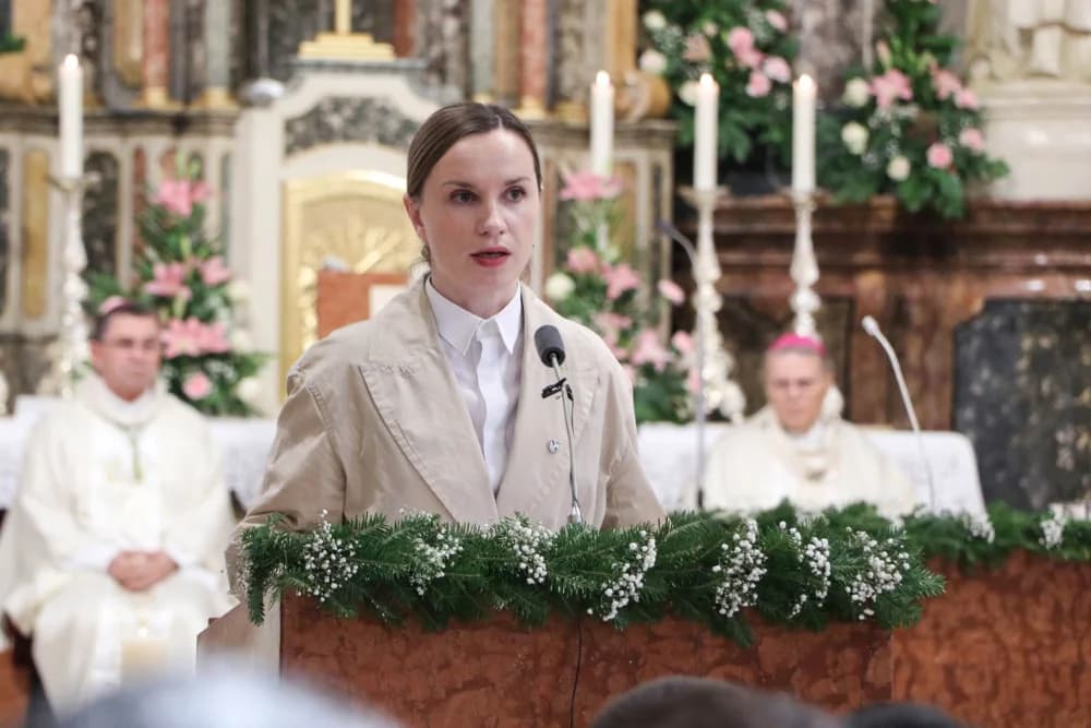 Svečanom procesijom ulicama grada i euharsitijskim slavljem u požeškoj Katedrali proslavljena sv. Terezija Avilska