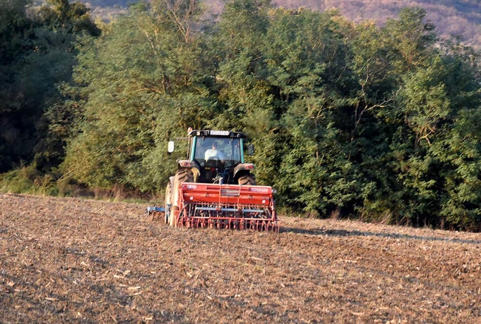POČELA JESENSKA SJETVA ŽITARICA: Ječam i zob prije pšenice