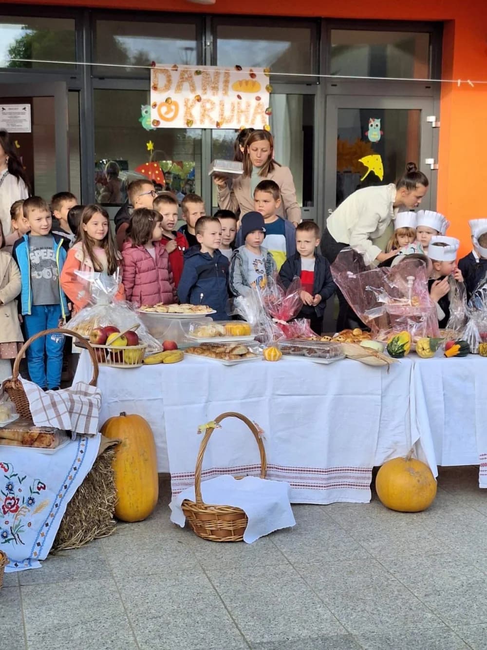 Kaptolački vrtićarci obilježili Dane kruha i zahvalnosti za plodove zemlje