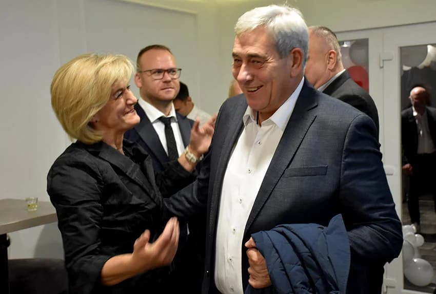 40 GODINA COLORA: Goran Šutalo primio priznanje HGK, a Tomislav Zeba nagradu tvrtke za 30 godina rada, te Blanka Zeba i Marinko Topić za 35 godina