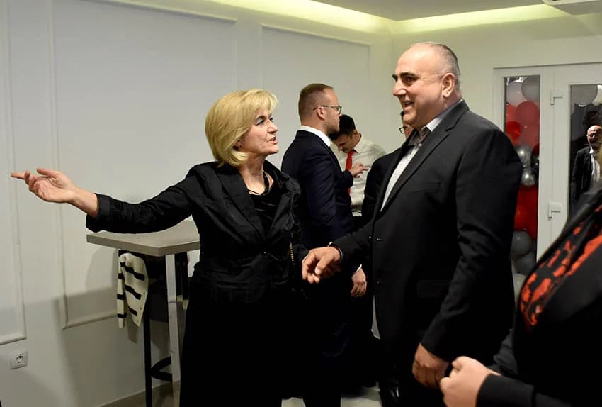 40 GODINA COLORA: Goran Šutalo primio priznanje HGK, a Tomislav Zeba nagradu tvrtke za 30 godina rada, te Blanka Zeba i Marinko Topić za 35 godina